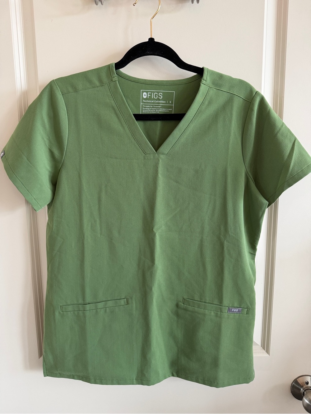 FIGS Women's Short Sleeve V-Neck Scrub Top in Sage